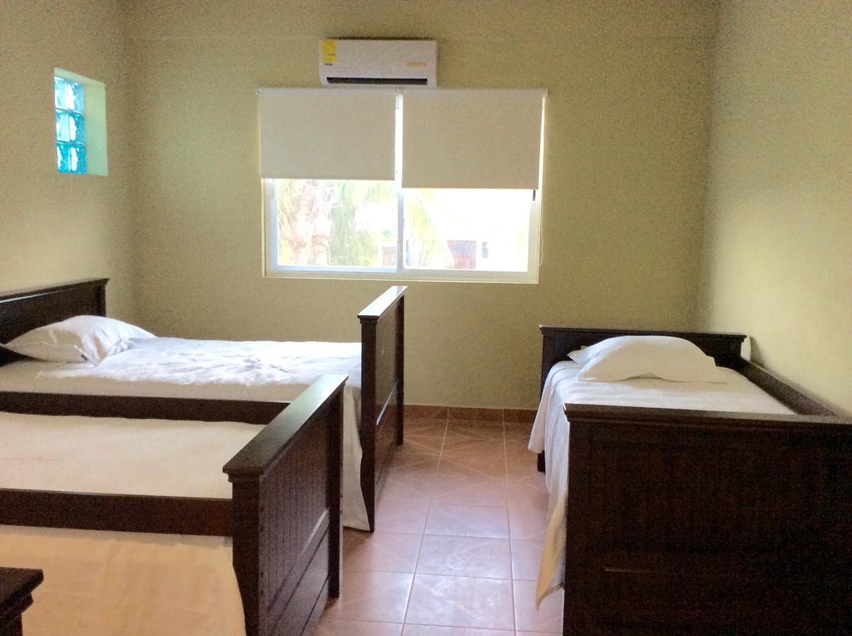 Casa Paloma Blanca Hostel Isla Mujeres Bagian luar foto