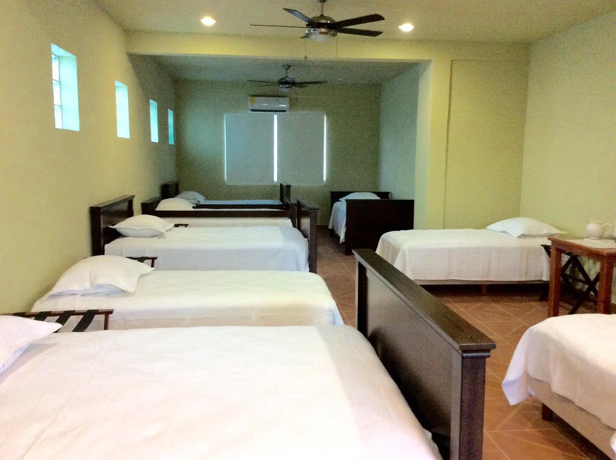 Casa Paloma Blanca Hostel Isla Mujeres Bagian luar foto